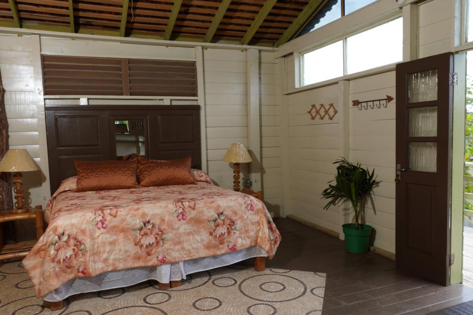 Strawberry Fields Together Locanda Robins Bay